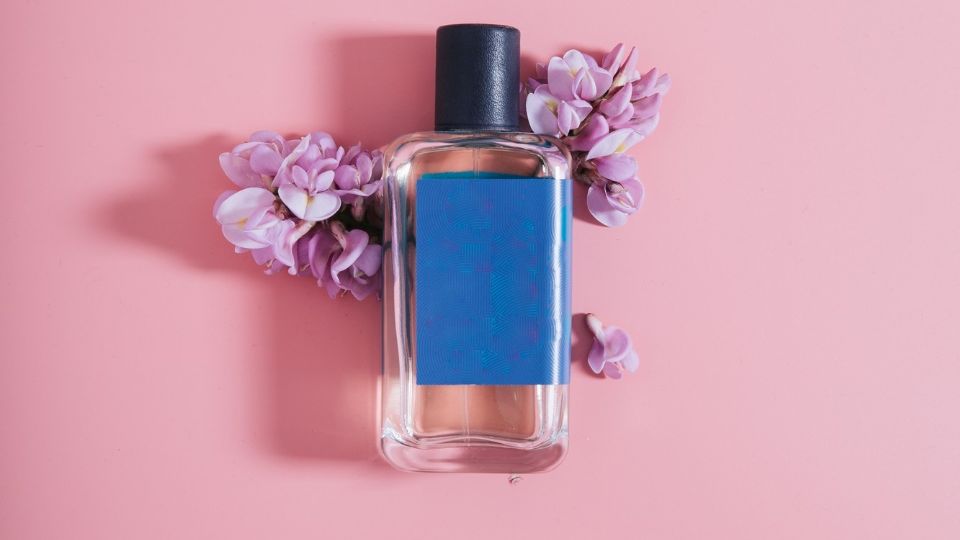 Floral Pink Pepper de Dossier: La esencia de un jardín de rosas