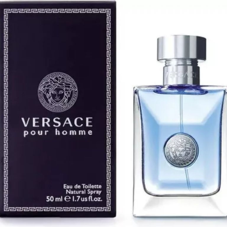 Versace Pour Homme posee un intenso aroma cítrico.