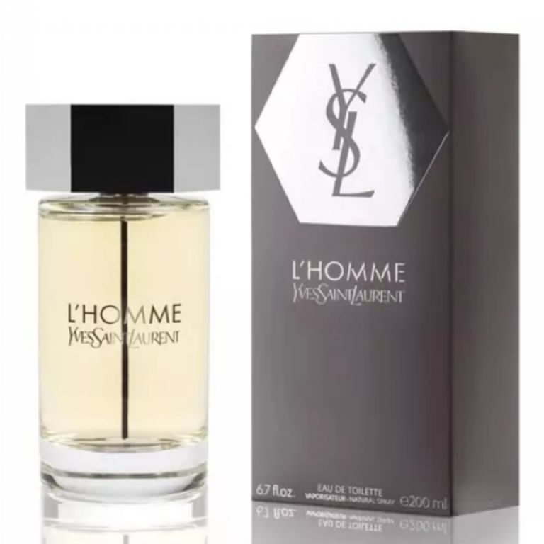 Perfume con experiencia olfativa amaderada y afrutada