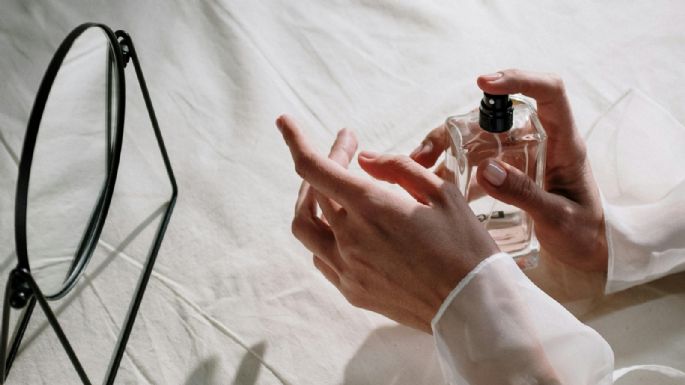 4 perfumes de mujer que huelen a lujo y tienen una fijación impresionante