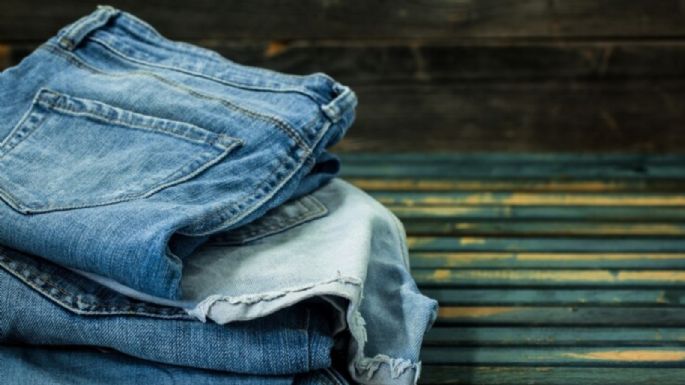 Estas son las MEJORES tendencias de mezclilla para mujeres de 30+