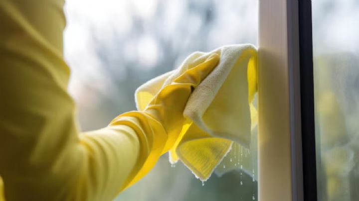 ¿Cómo dejar tus vidrios relucientes con este cítrico?