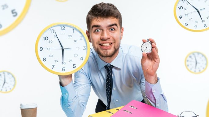 ¿Te pueden despedir por llegar tarde? Esto dice la Ley Federal del Trabajo sobre los despidos por retardos