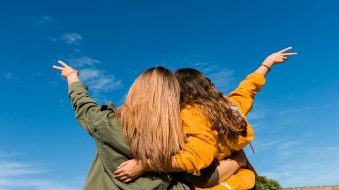 Aprende a elegir a tus amigos, con tips claves de Aristóteles