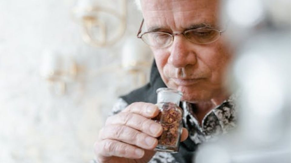 Estos cinco perfumes con ámbar gris reafirman cómo un ingrediente ancestral puede modernizarse en aromas acuáticos exclusivos, accesibles solo para paladares refinados