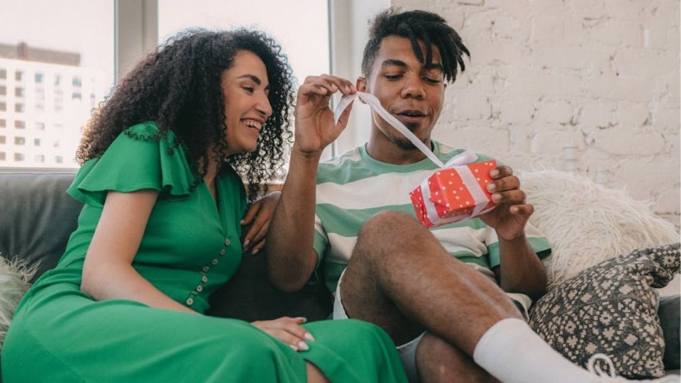 Un buen perfume no solo complementa la imagen, sino que también refuerza la confianza y el carácter