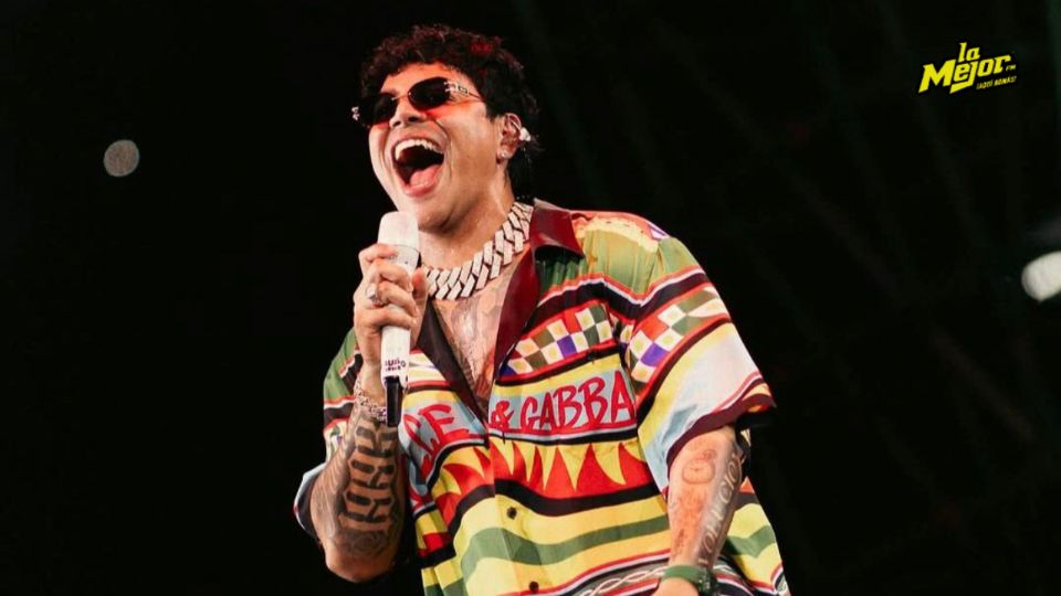 En este artículo repasamos las controversias más comentadas de Eduin Caz, líder de Grupo firme, quien recientemente estuvo hospitalizado.