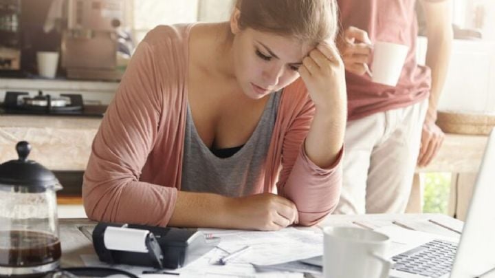 ¿Qué es el estrés financiero y por qué 7 de cada 10 jóvenes lo sufren en México?