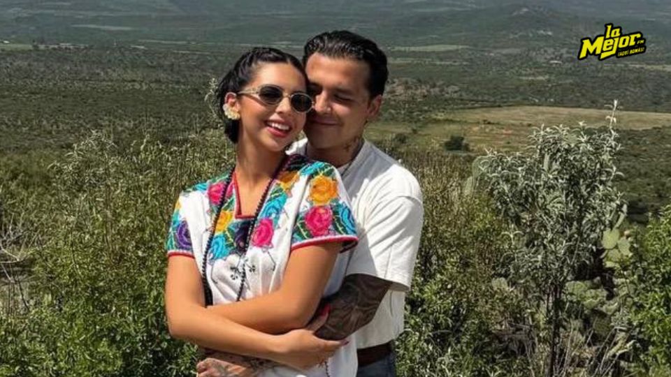 Un vidente asegura que Ángela Aguilar podría estar esperando un bebé de Christian Nodal.