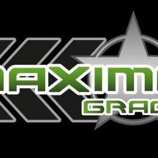 Christian Félix recibe presente por certificación de Oro de la RIAA