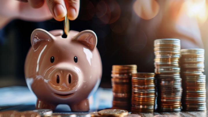 ¿Vas a cambiar de Afore? Elige así los mejores rendimientos, comisiones y servicios según la Consar