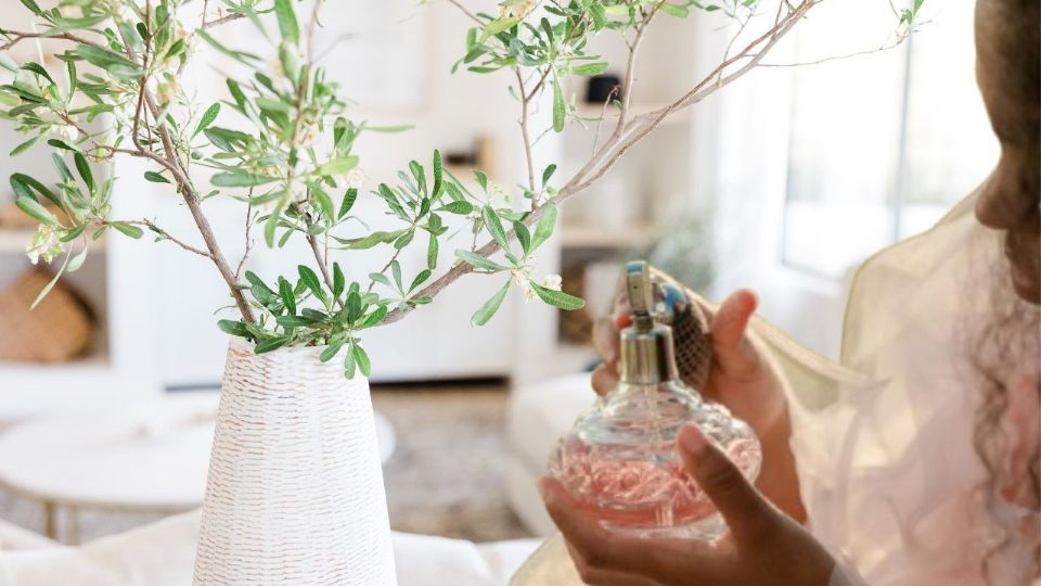 Abril es el mes ideal para renovar nuestra colección de perfumes con fragancias que capturen la frescura y la belleza de la primavera