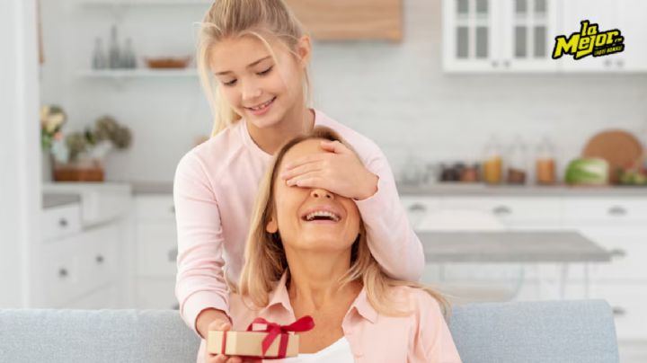 3 perfumes con olor a bebé para usar en el Día de la Madre 2025, según la IA