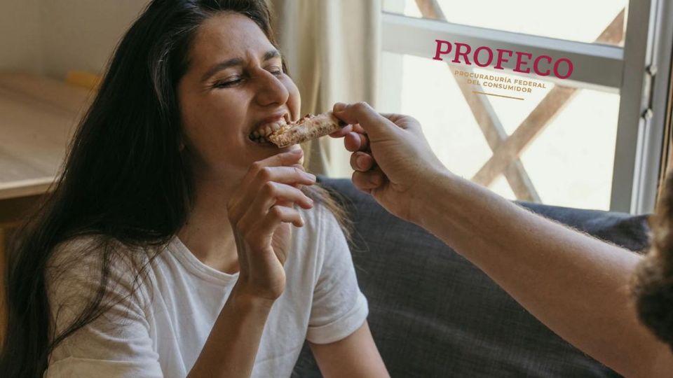 El queso panela se ha consolidado como un pilar en la gastronomía mexicana, apreciado por su textura suave, su bajo contenido de grasa y la versatilidad