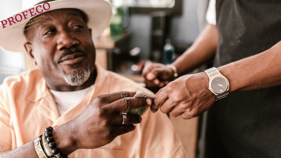 La propina, en su esencia, es un gesto de gratitud y reconocimiento al esfuerzo y la calidad del servicio recibido