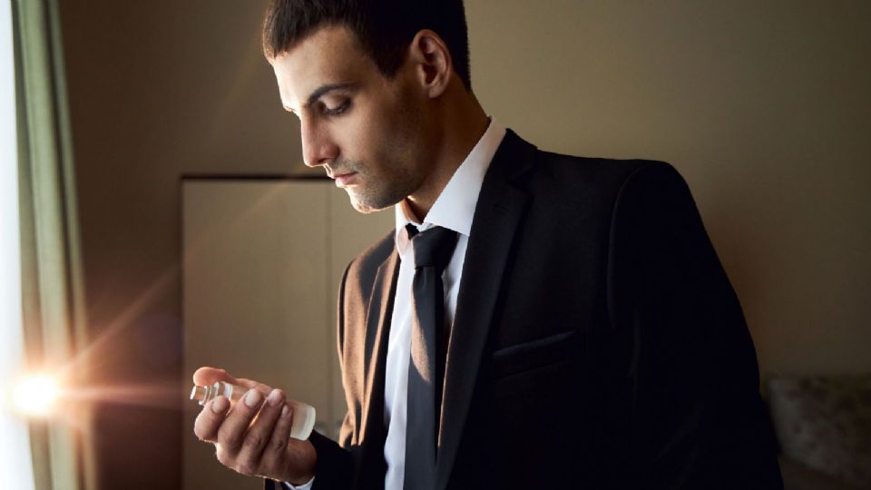 Los mejores perfumes elegantes y duraderos para hombres mayores de 30 años