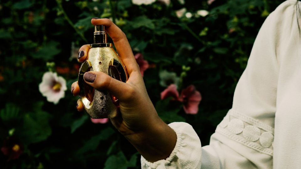 Perfume árabe con el aroma más dulce para probar este 2025