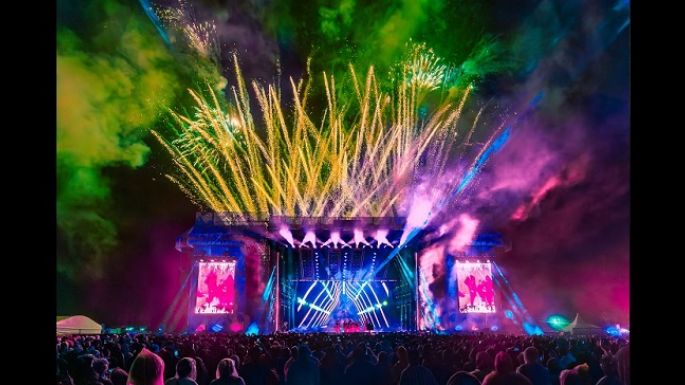 Festival Resuena Dos Equis reúne miles de personas