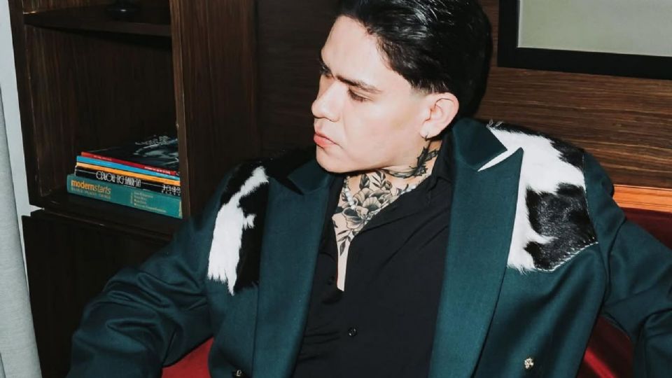 ¿Junior H canta narcocorridos?