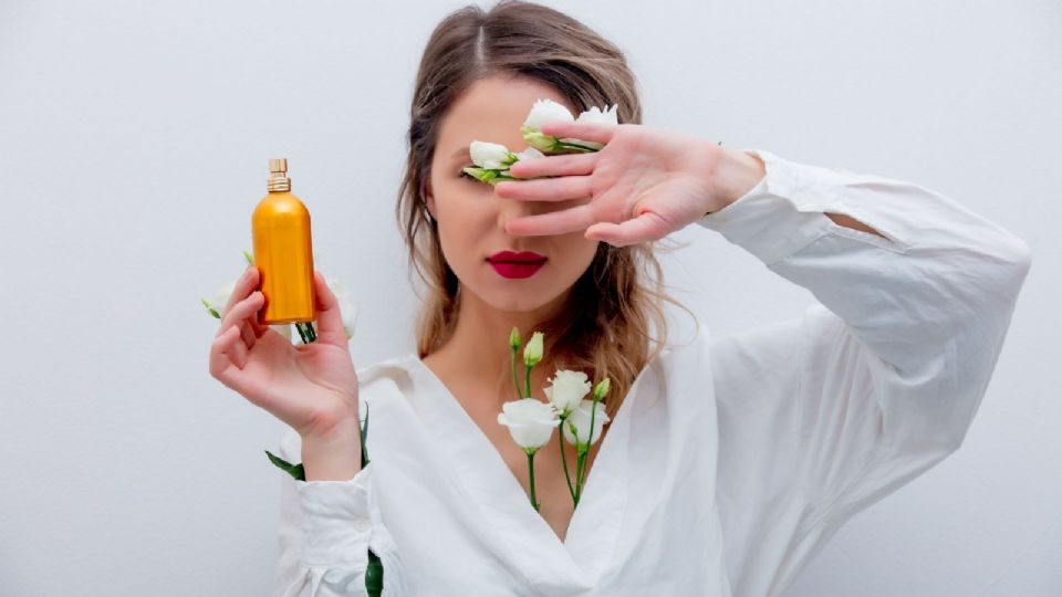 Perfumes para mujer sin alcohol que cuidarán tu piel