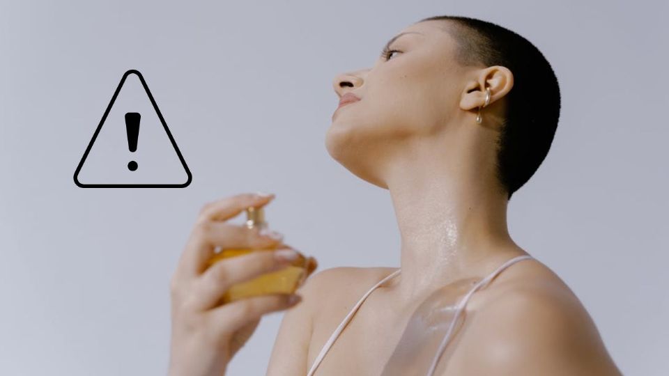 Aplicar perfume en áreas como el cuello o las muñecas se ha convertido en un hábito casi automático para muchos