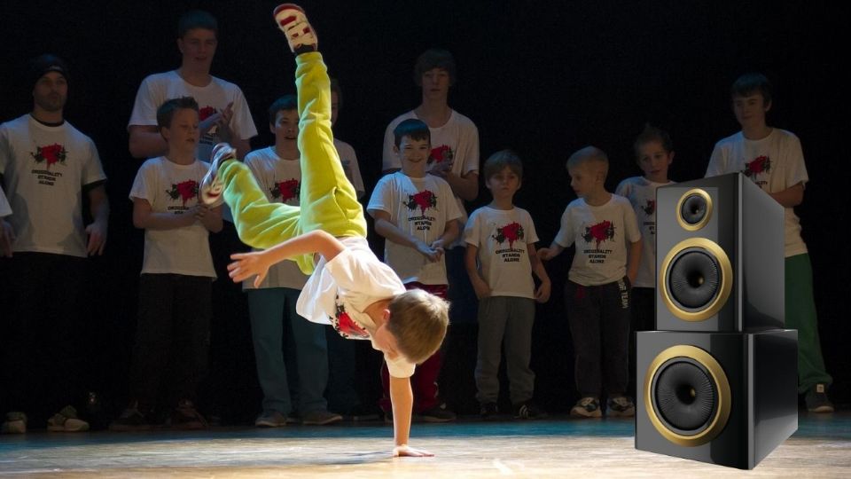 Los altavoces portátiles se consolidan como esenciales para acompañar momentos al aire libre