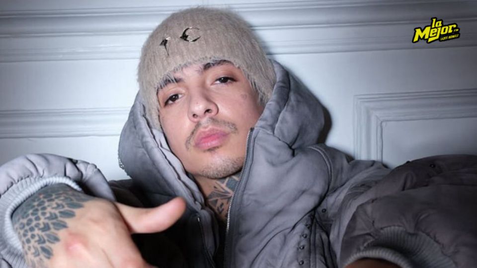 Natanael Cano en la mira: sus icónicos corridos tumbados podrían quedar prohibidos en plataformas y eventos.