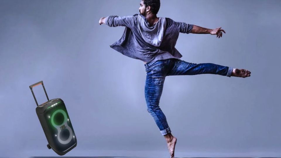 La JBL Partybox Stage 320 se consolida como una de las mejores opciones en el mercado de bocinas portátiles de alta potencia en México