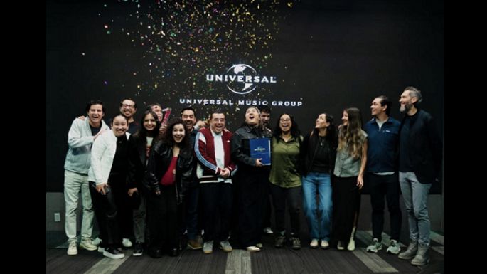 Vivir Quintana y Universal Music reafirman su compromiso