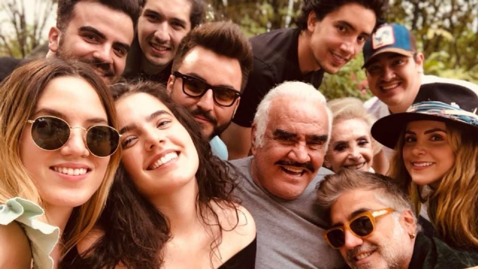 ¿Quiénes son todos los hijos de Alejandro Fernández y a qué se dedican?