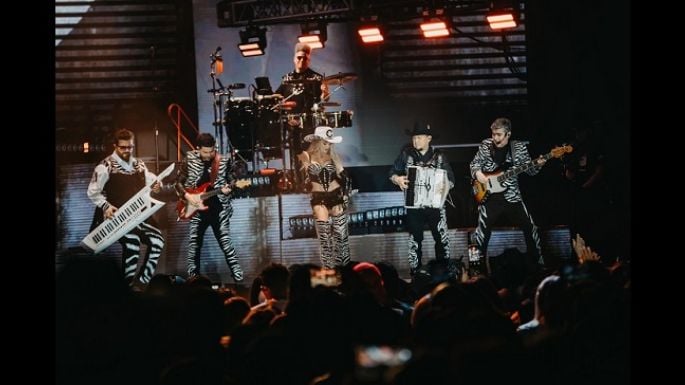 Ritmo, nostalgia y lleno total: La Casetera firma una noche histórica