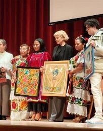 Foto descriptiva de: Raymix participa en la celebración de la UNESCO y estrena sencillo